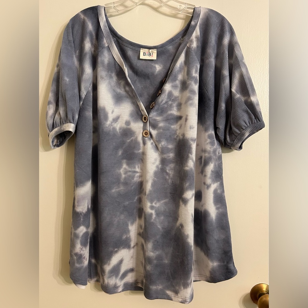 NWOT BiBi Tie-Dyed Waffle Knit Short Sleeve Blouse